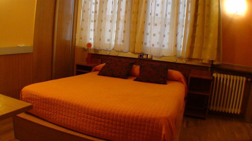Hostal El Carmen Σαραγόσα Εξωτερικό φωτογραφία