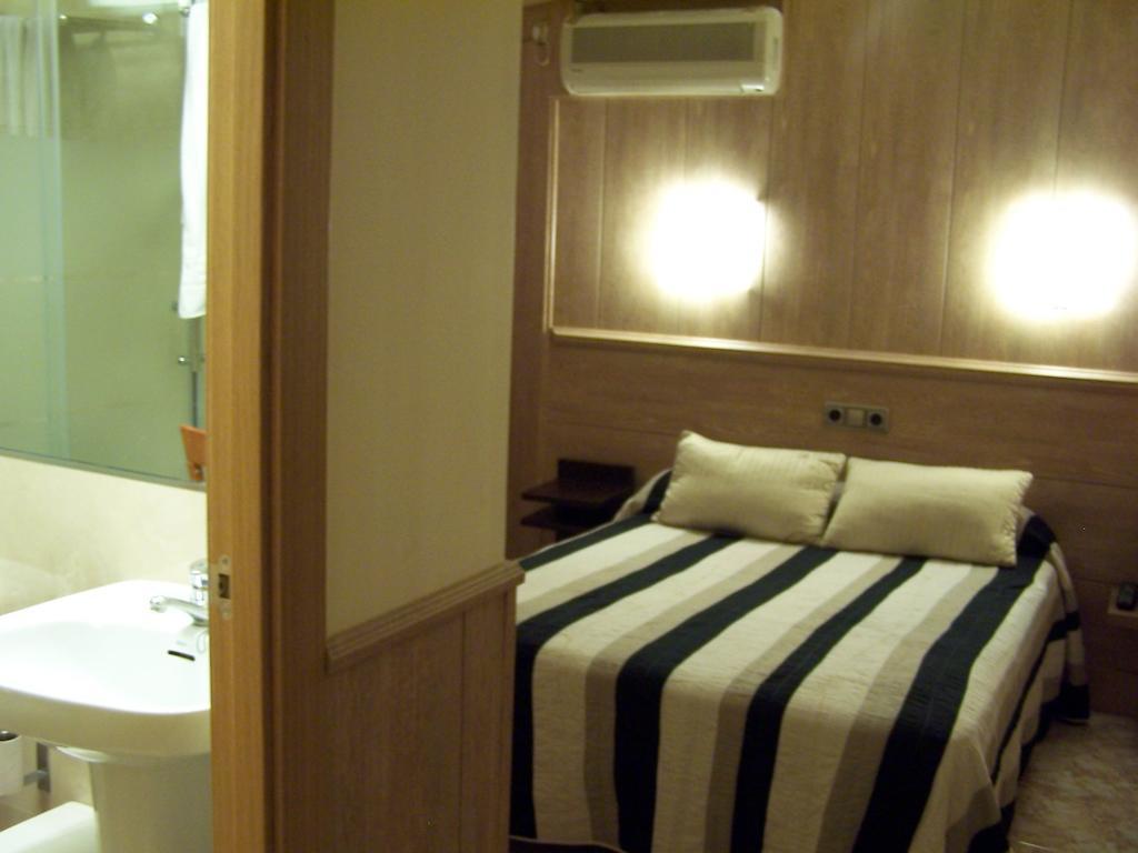 Hostal El Carmen Σαραγόσα Εξωτερικό φωτογραφία